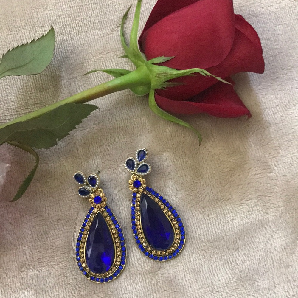 Blue stone statement earrings - Picture 3 of 3